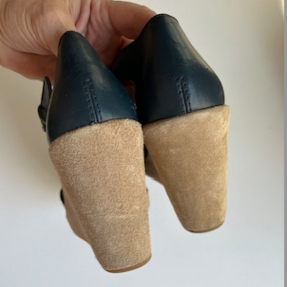 Elemand Tan Wedge Sandals - Picture 4 of 8